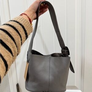 STEVE MADDEN 🩶 Bucket Bag